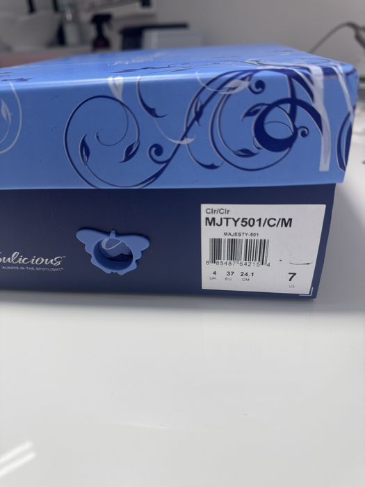 Фетиш обувки (състезателни обувки)