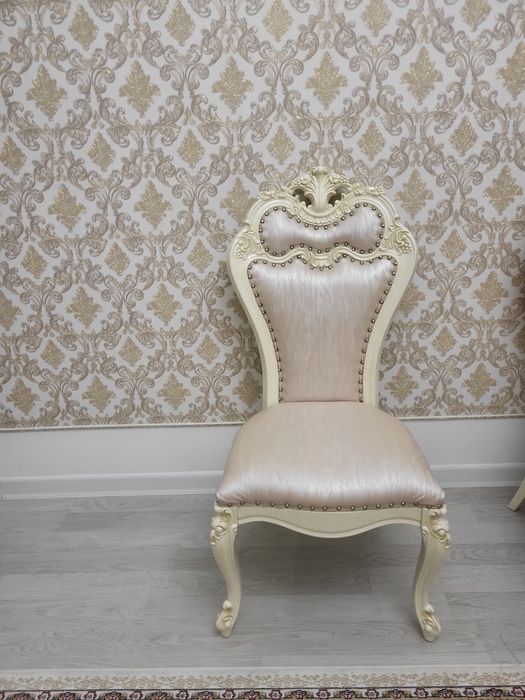 Мебель из натурального дерева