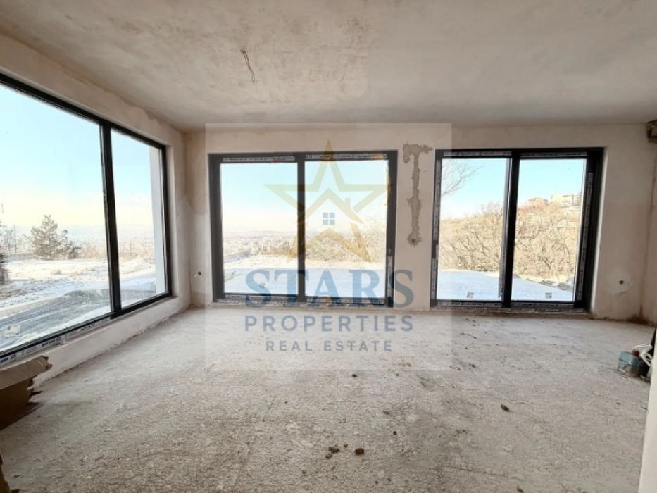 Продажба Къща гр. Варна - м-т Пчелина 250m²