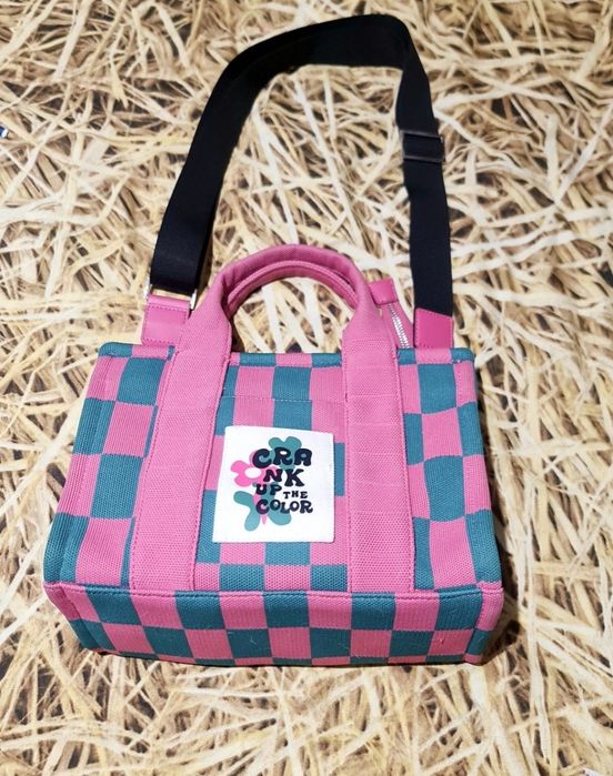 Зелено топло,дебело и меко зимно палто ,олекотено и удобно. S/M