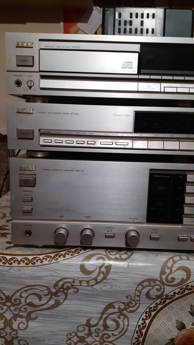 Linie Akai 52 statie si tuner sistem audio