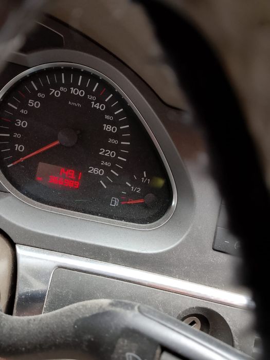 Vând audi a6c6 din 2006 cu mot 2litri diesel