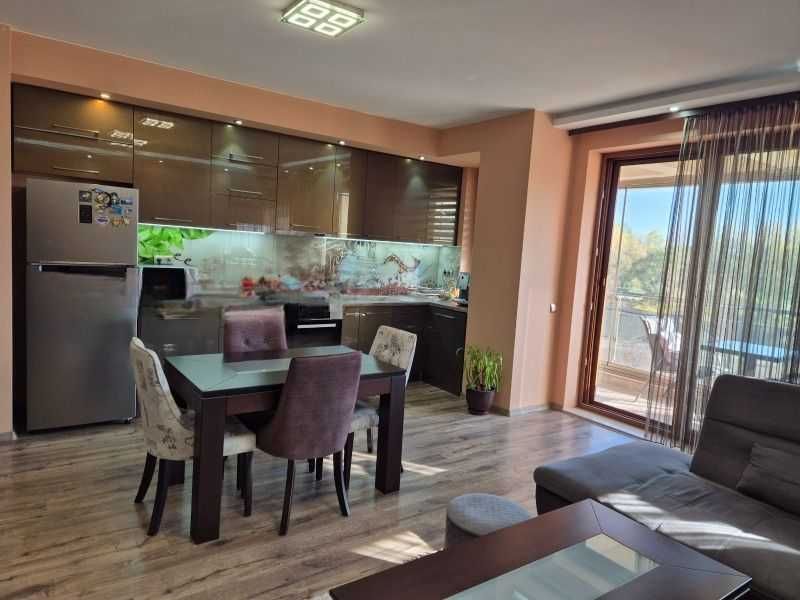 Продава се Тристаен апартамент в Пловдив, Кършияка - 102 кв.м за 1125 €/кв.м - Снимка #1