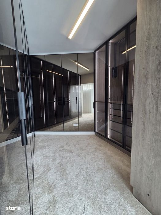 Vilă cu arhitectură futuristă și design avangardist la Cheie