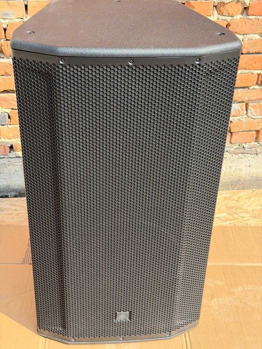 JBL SRX835P boxa activa pe 3 cai
