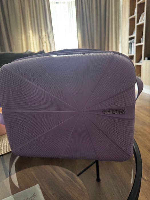 American tourister beauty case