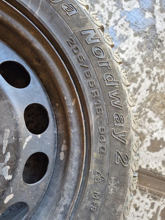 Комплект зимних шин с ободками