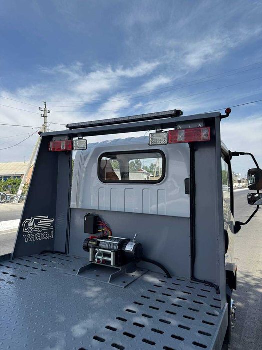 Эвакуатор с электрической лебедкой FAW Tiger V