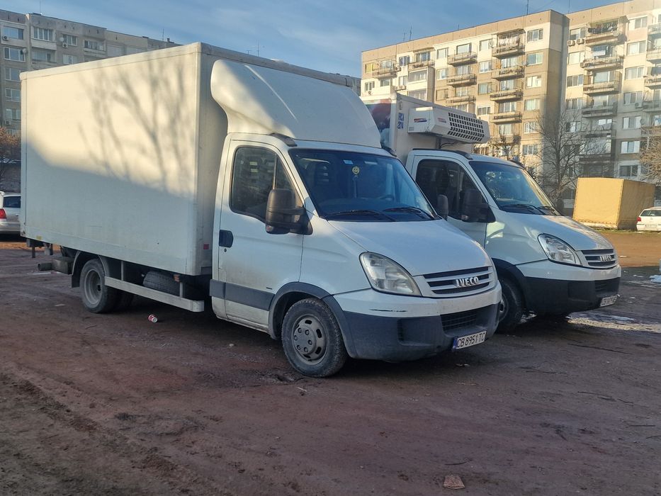Предлагам транспортни услуги в страната.