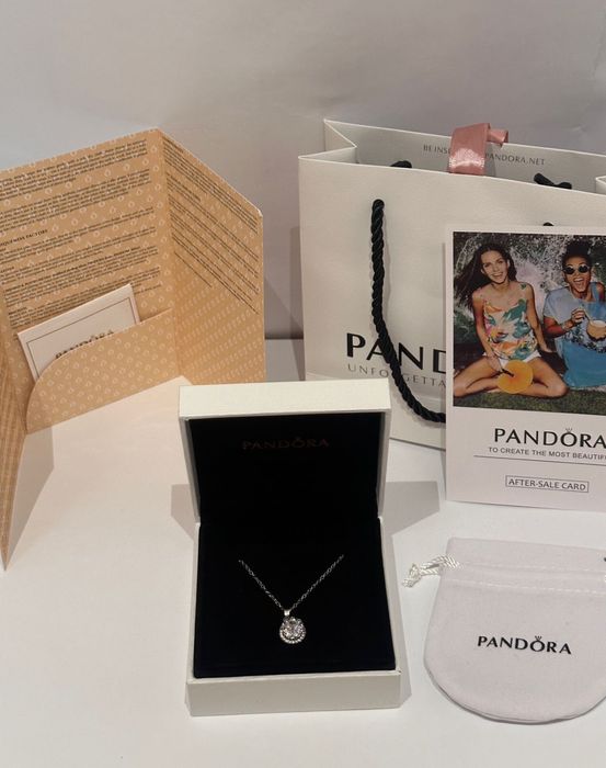 Украшения на 8 марта Pandora