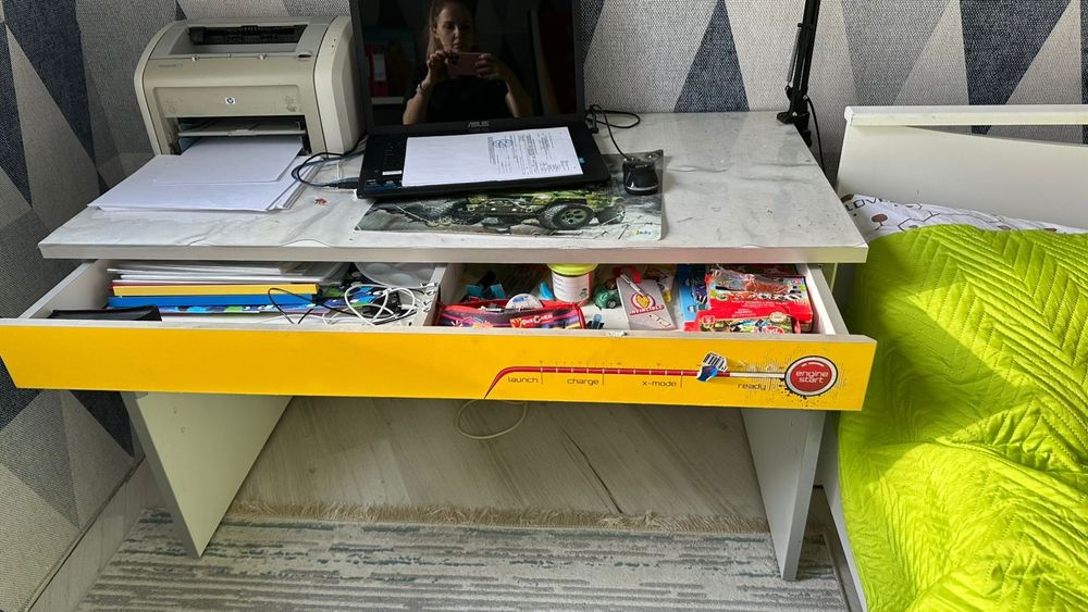 Письменный стол подростковый