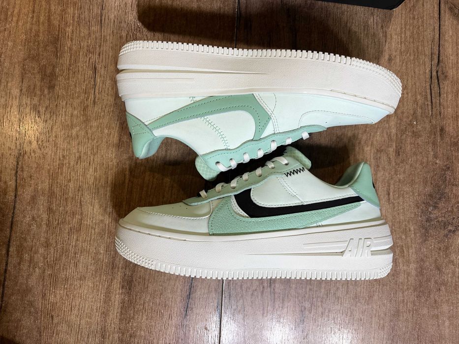 ОРИГИНАЛНИ *** Nike Air Force 1 PLT.AF.ORM "Barely Green"