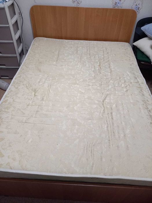 Продам кровать двуспальную