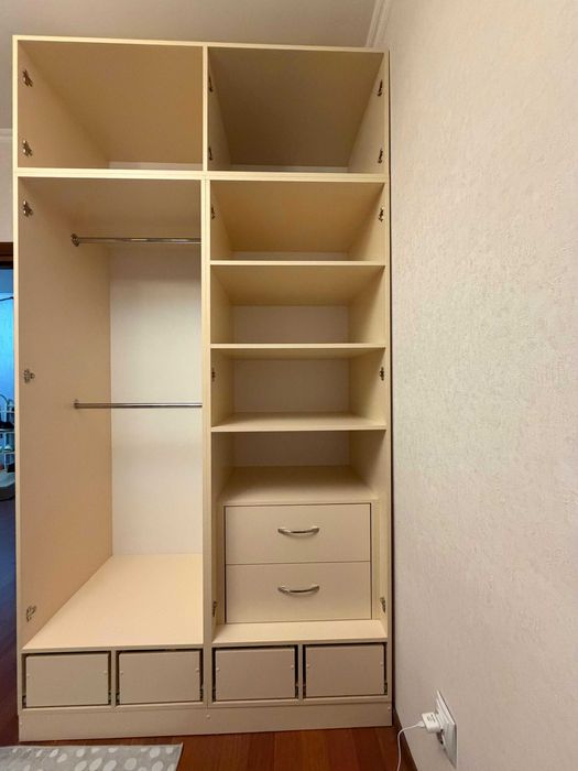 продам шкаф в спальню