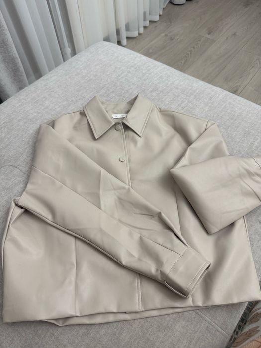 Курточка кожаная