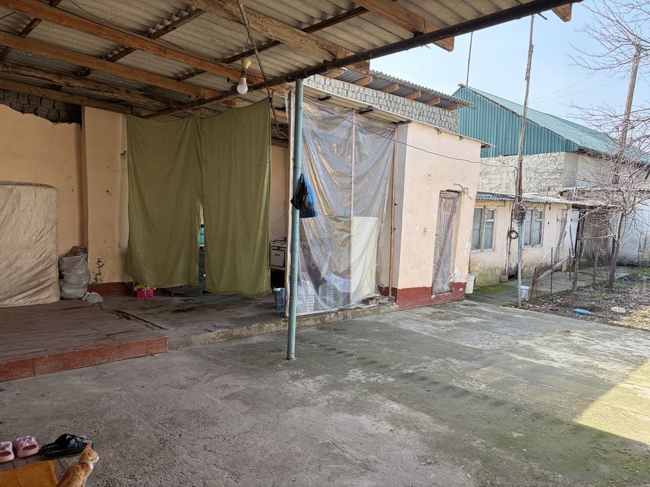 Sirdaryo shaharda 4 sothli katej uy sotiladi