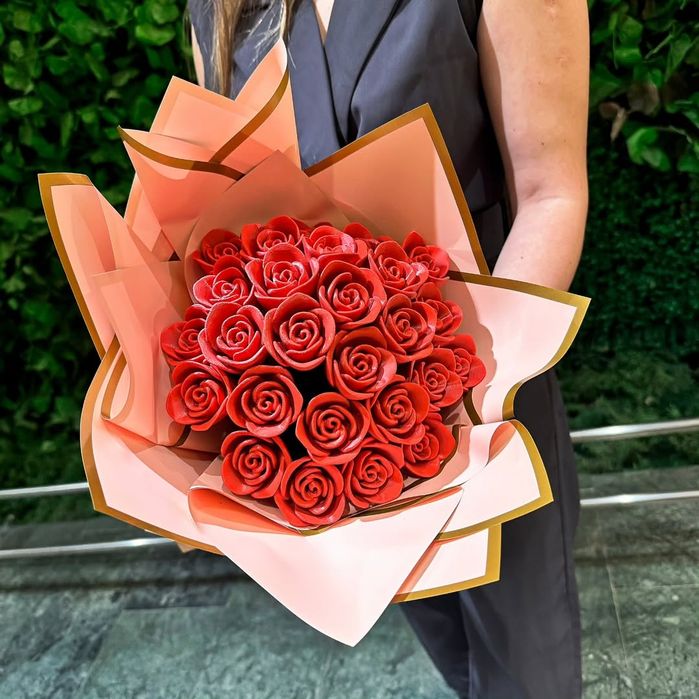 Букет из пластиковых роз в подарок