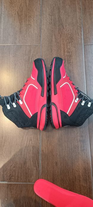 Vând bocanci Giesswein