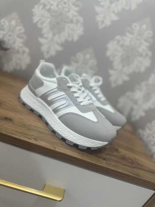 Продается кроссы.Состояние новое.