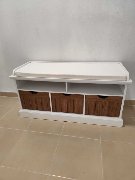 Шкаф за стена и пейка от  Jysk