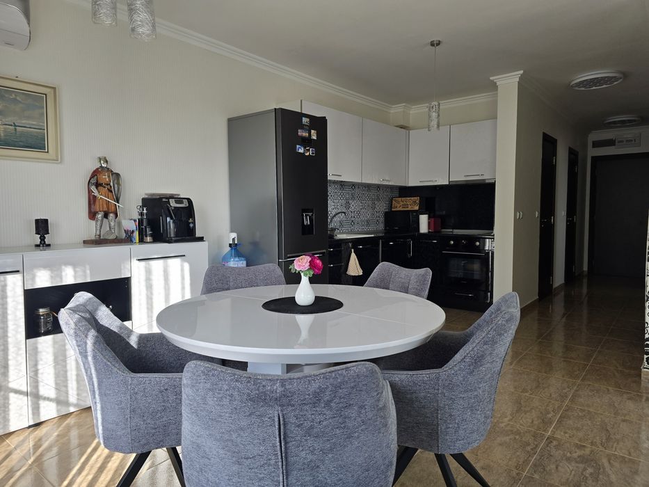 Продава се Тристаен апартамент в Свети Влас - 100 кв.м за 1173 €/кв.м - Снимка #2