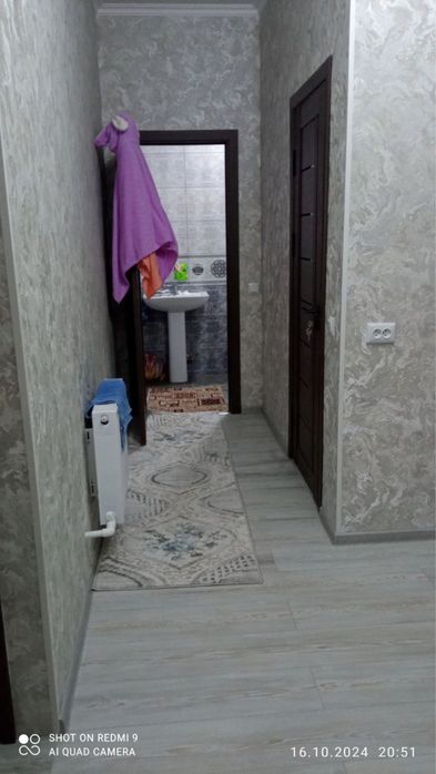 Уй сотилади уч хонали