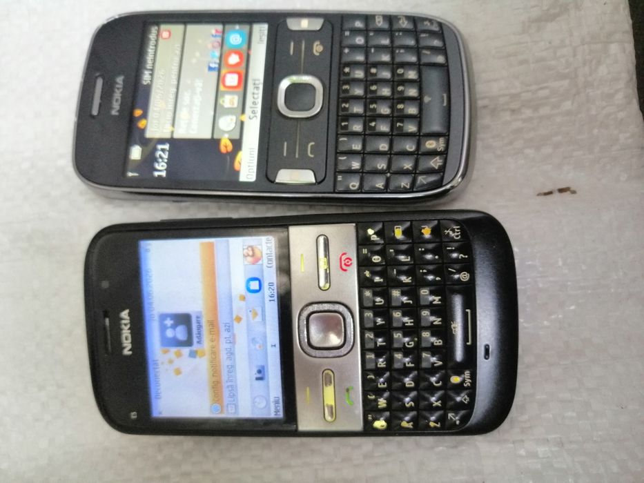 Lot 2 telefoane colecție vintage  Nokia asha 302 și E5