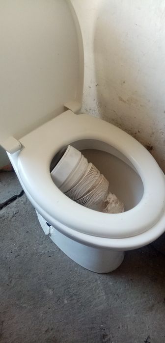 Продаю унитаз без бочка