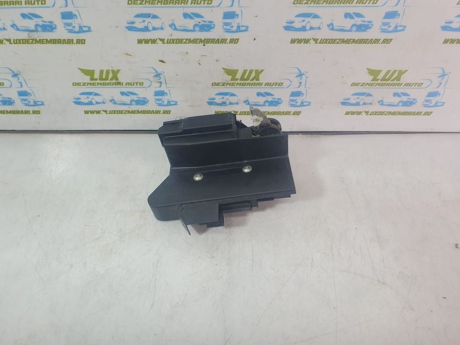 Broasca usa stanga spate 825033052r Dacia Logan 3