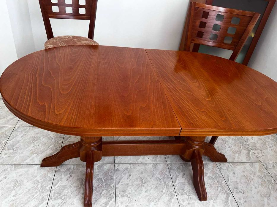 Масивна трапезна маса