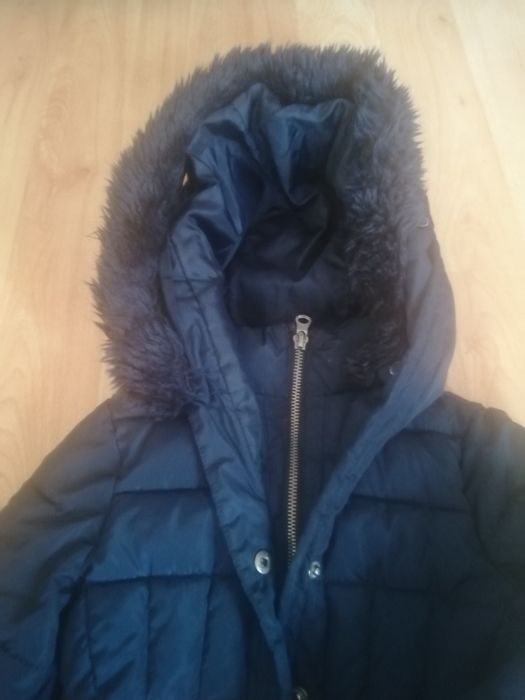 Детско яке с качулка за есенно зимен сезон.