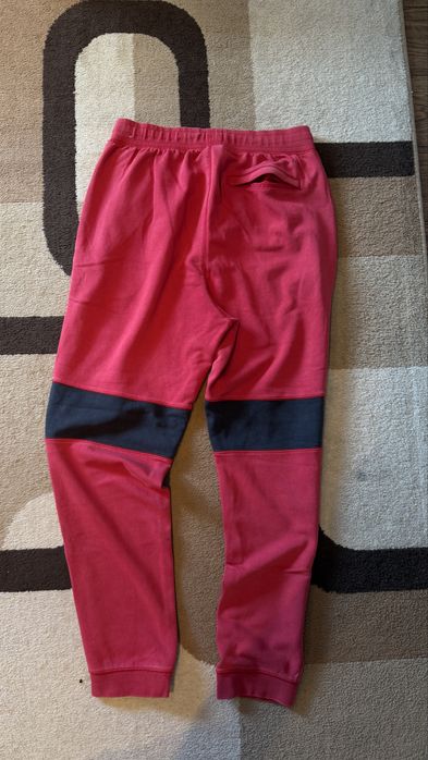 pantaloni de trening