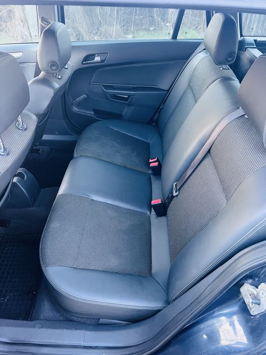 Opel Astra H 1.6 Benzina An 2010