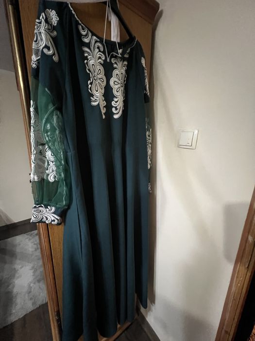 Rochie de ocazie verde cu motive traditionale