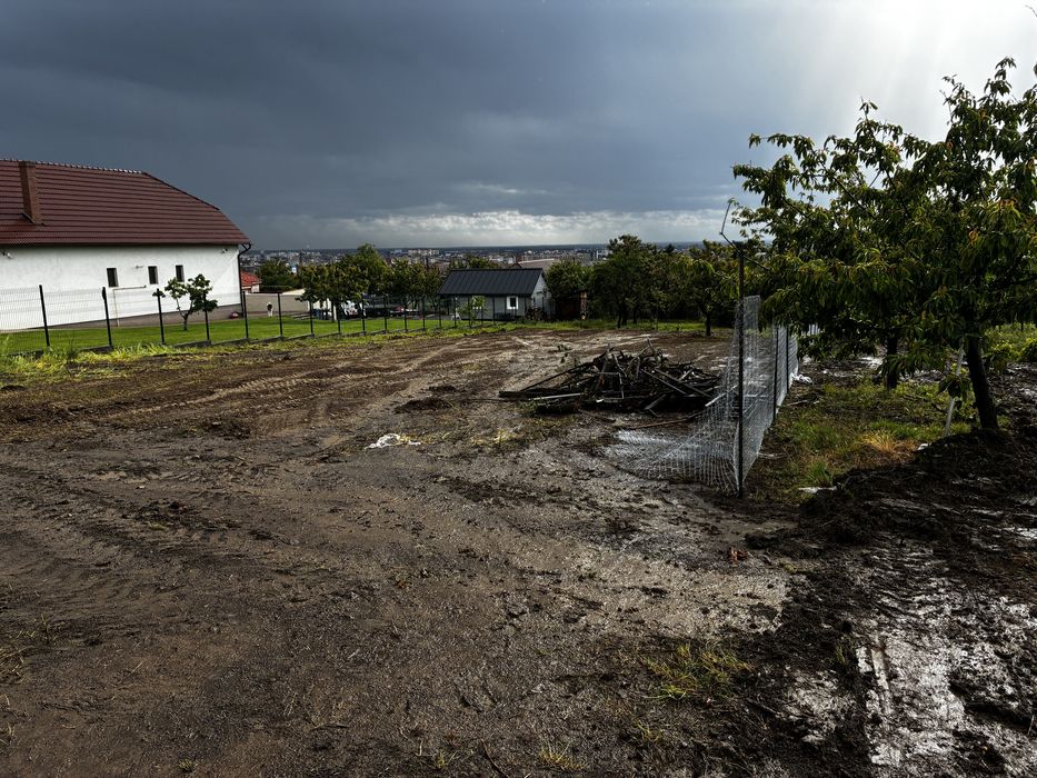 Defrișari ,  nivelari cu bobcat , intretinere spatii verzi