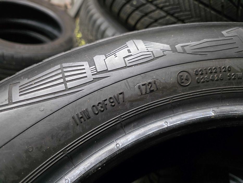 2бр Всесезонни гуми 225 60 17 - Continental