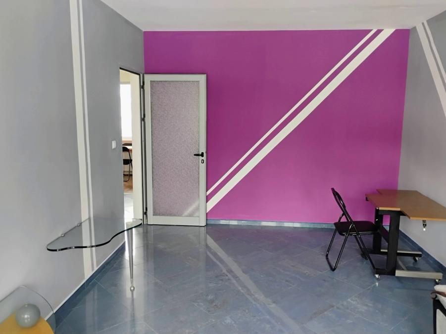 Дава се под наем Двустаен апартамент в София, Борово - 70 кв.м за 550 € - Снимка #2