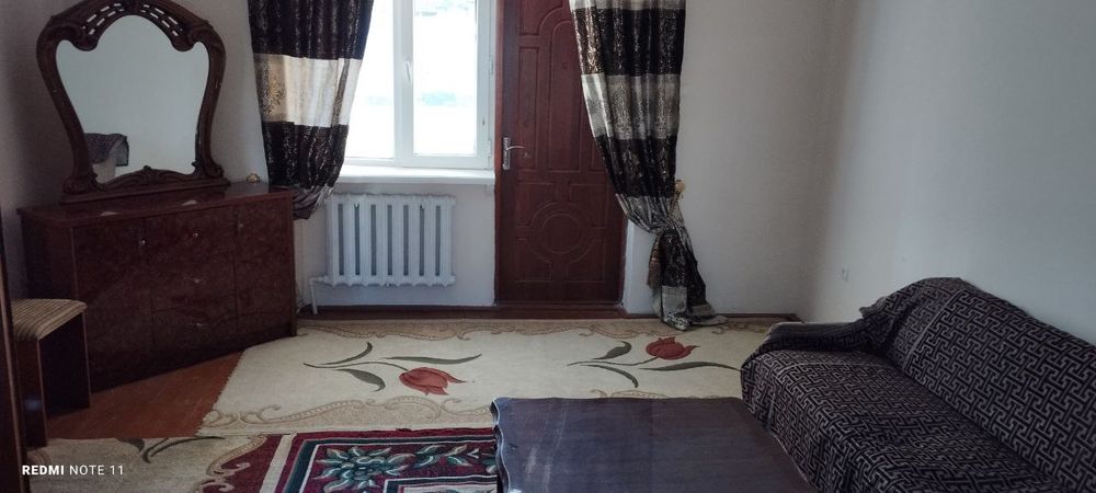 Ховлида хоналар ижарага берлади срочно