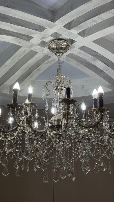 Потолочная люстра с подвесками