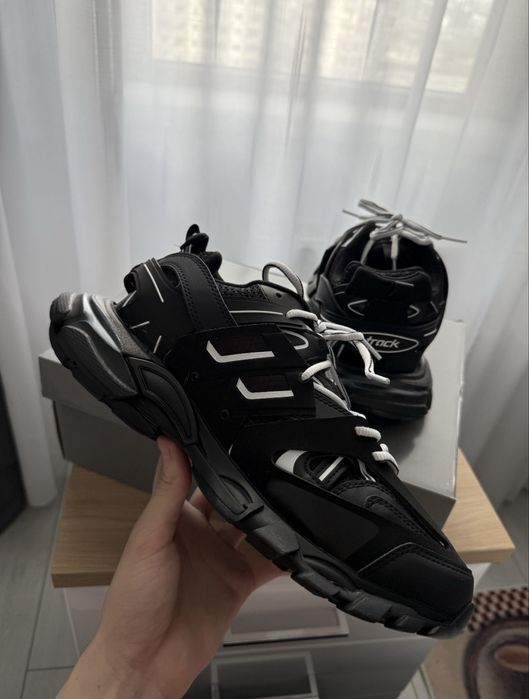 Balenciaga track