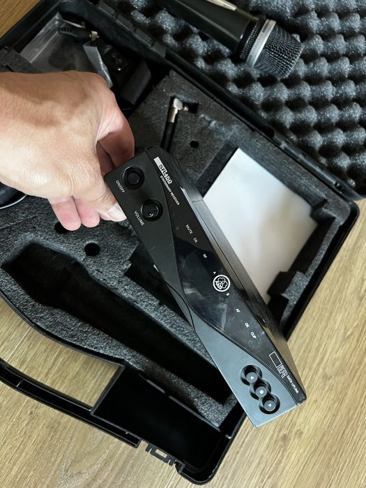 AKG sr450 безжичен мокрофон