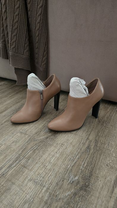 Продам ботильоны BASCONI