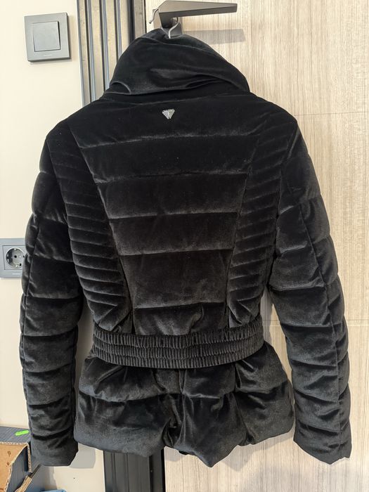 Зимно яке GUESS в черно