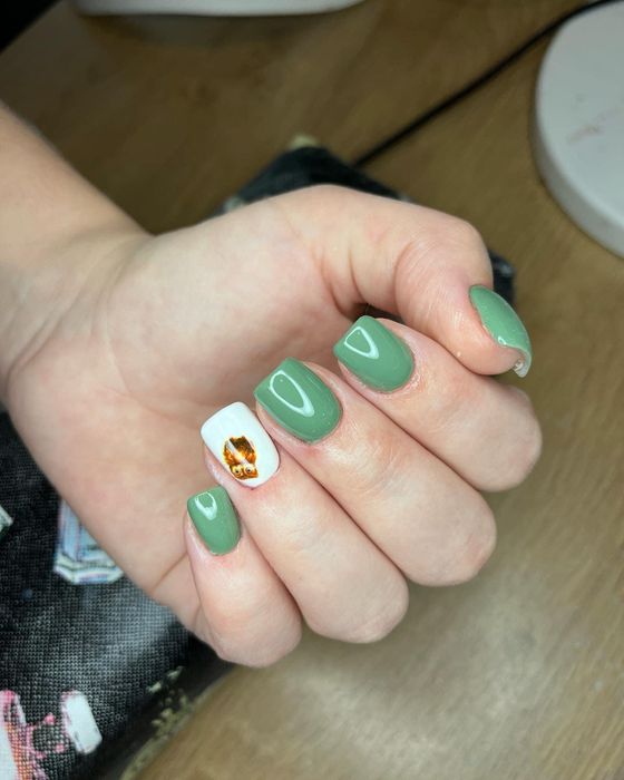 Unghii cu gel si semi