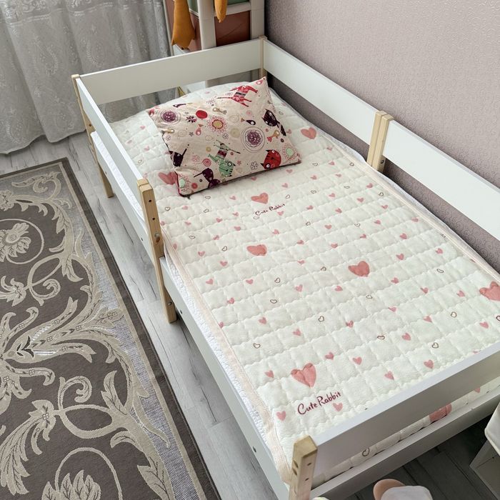 Детская кровать с матрасом