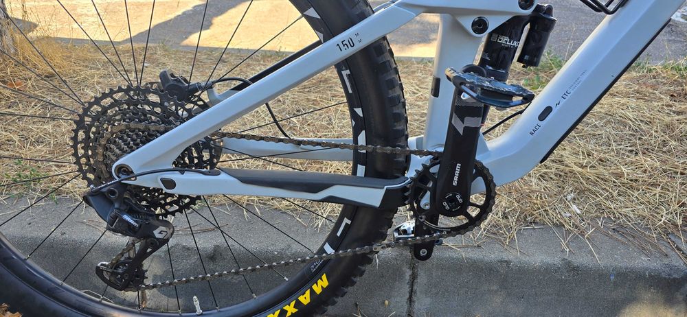 Bicicleta full suspension Cube Race Carbon