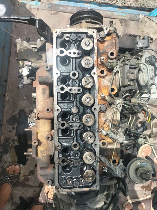 Продам запчасти для  Nissan Mistral