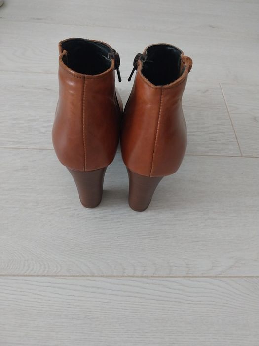 Botine Bata piele naturala