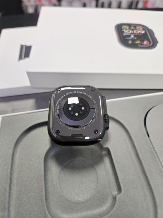Apple Watch Ultra 2 / Black/Natural / Ocean Band/Orange / DeluxGSM