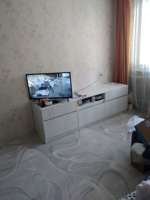 Продам тумбу под телевизор